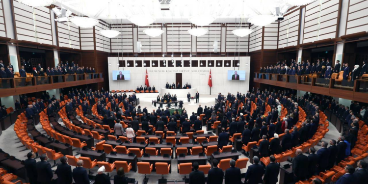 2025 yılı bütçe görüşmeleri tamamlandı; "Ülkeyi 22 yıldır yönetenler, milleti yoksulluğa itmiştir"