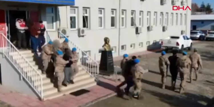 22 ilde IŞİD operasyonu: 182 gözaltı