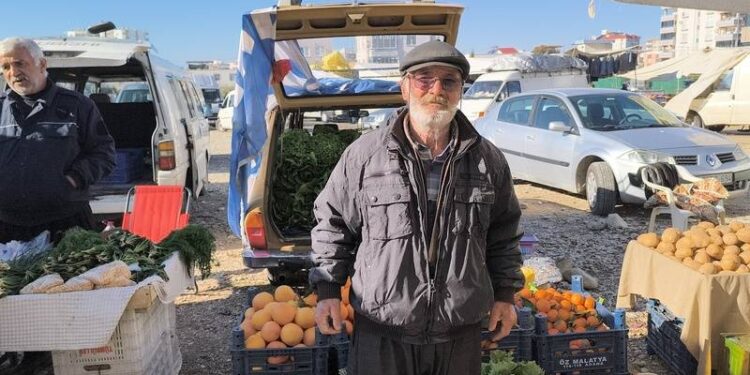 4 bin 700 lira olan maaşımız 10 bin lira olsun, biz de insan gibi yaşayalım