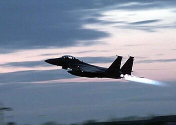 ABD, Yemen’e saldırırken kendi jetini vurdu: 80 milyon dolarlık savaş uçağı düşürüldü