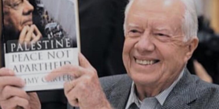 ABD eski başkanı Jimmy Carter, 100 yaşında hayatını kaybetti. 1977-1981 yılları arasında başkanlık yapan Carter, 2002 yılında Nobel Barış Ödülü’nü almıştı.