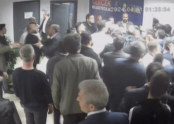 ”AKP’li Bağcılar Belediye Başkanı, AKP ilçe başkanını ülkücülere dövdürttü” iddiası