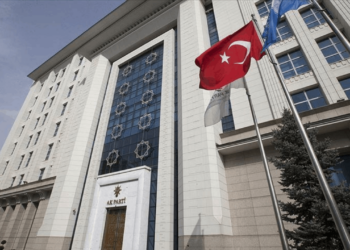 AKP'li Başkan İstifa Etti