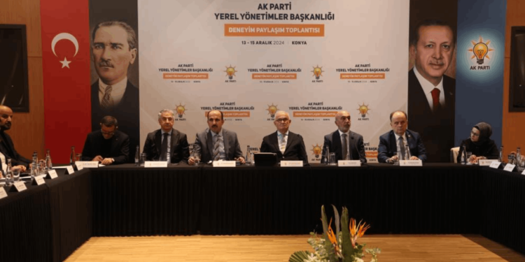 AKP'li Büyükşehir Belediye Başkanları Konya'da Toplandı