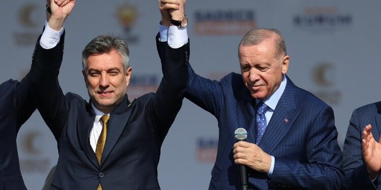 AKP’liler hiç kaybetmiyor: Başkan seçilemedi, bakan müşaviri oldu!