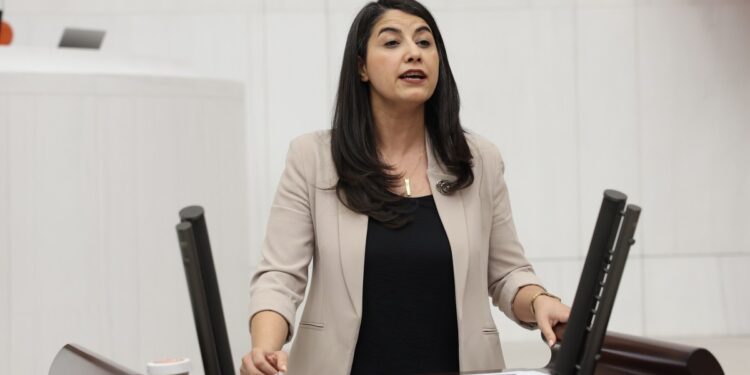 AKP’lilere tepki: Gazetecileri katleden SİHA’larla övünüyorsunuz