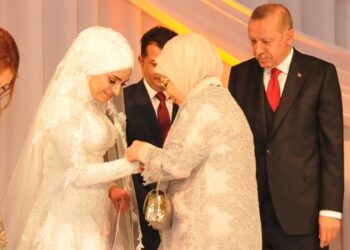 AKP’lilerin boşanma davasından ‘cinsel saldırı’ davası çıktı