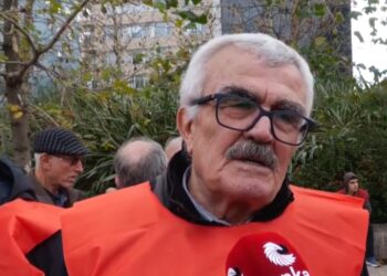 Açız, perişanız, iş de bulamıyoruz