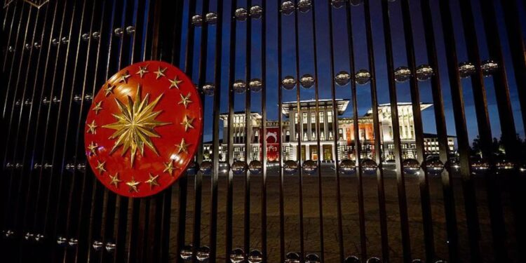 Adım adım parlamenter sisteme dönüş mü?