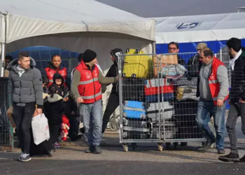 Ali Yerlikaya açıkladı; 3 haftada 35 bin Suriyeli ülkesine döndü