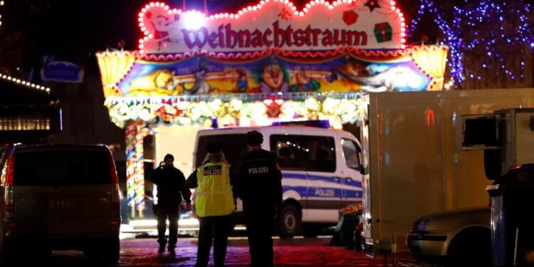 Almanya Noel pazarlarındaki güvenlik önlemlerini artırıyor