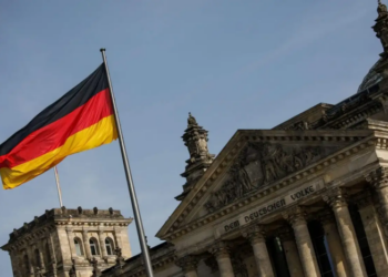 Almanya, Suriyeliler için iltica işlemlerini durdurdu