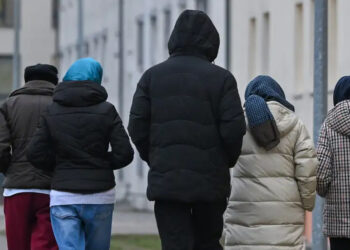 Eğitim İş: Okula imam var, temizlik malzemesi yok