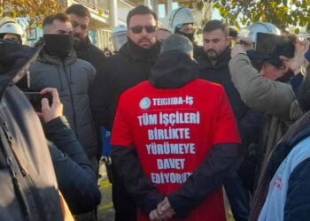 Ankara yürüyüşüne devam etmek isteyen Polonez işçilerine yine polis barikatı