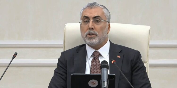 Asgari ücreti reel olarak 4 katına yakın seviyeye çıkardık