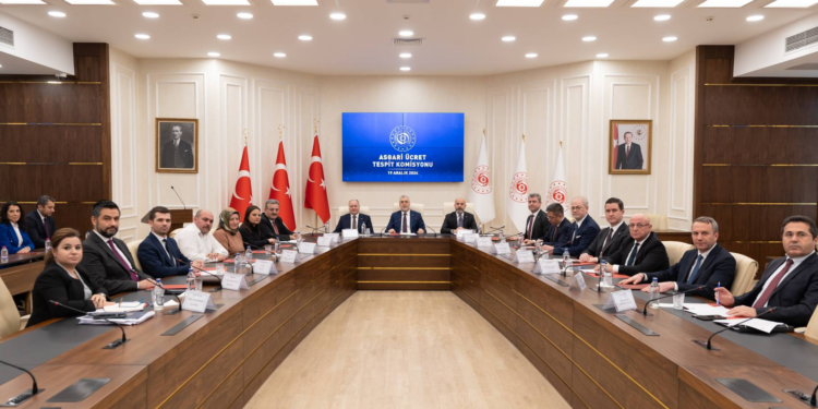 Asgari ücrette üçüncü toplantıda da rakam konuşulmadı; "İşverene veya hükûmete sorun!"