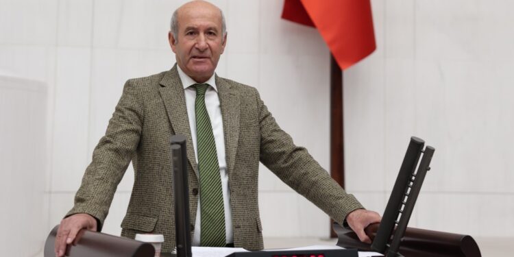 Aslan: Suriye’de 2 milyon olan Hristiyan nüfusu yüzbinlere düştü