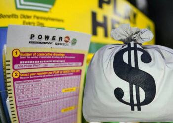 Aylardır Arıyorlardı... Kayıp Bilete Piyango Vurdu, Son Anda Milyoner Oldular