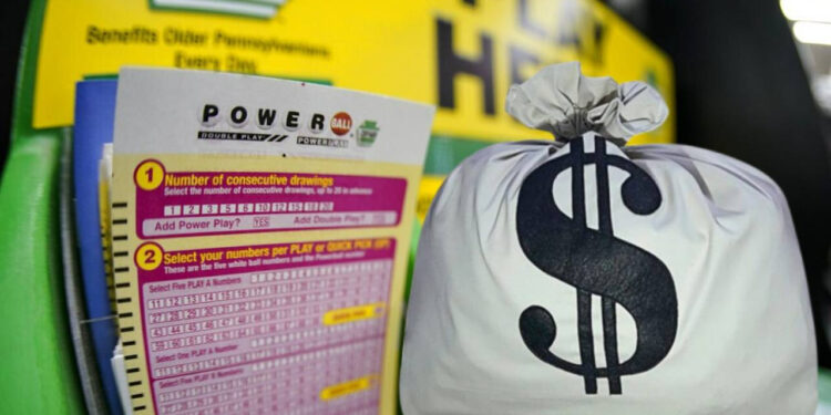 Aylardır Arıyorlardı... Kayıp Bilete Piyango Vurdu, Son Anda Milyoner Oldular