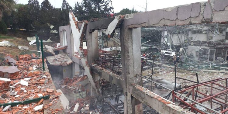 Balıkesir'de fabrikaya gökten bir bomba düşseydi ancak bu kadar tahripkâr olurdu