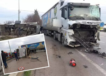 Balıkesir’de öğrenci servisi ile TIR çarpıştı: 8’i ağır, 29 yaralı