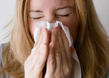 Baş Ağrınızın Gizli Sebebi Sinüzit Olabilir! Uzmandan Önemli Uyarı