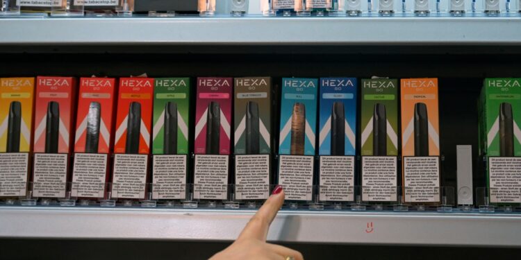 Belçika tek kullanımlık elektronik sigaraları yasakladı