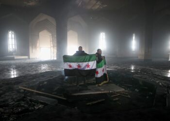 Beşar Esad’ın babası Hafız Esad’ın mezarı ateşe verildi