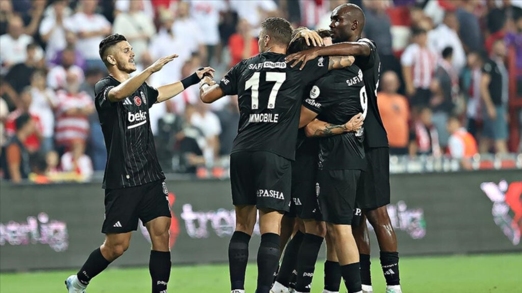 Beşiktaş'ta Rashica da Sakatlar Kervanına Katıldı