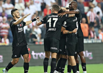 Beşiktaş'ta Rashica da Sakatlar Kervanına Katıldı