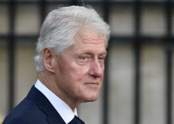 Bill Clinton hastaneye kaldırıldı