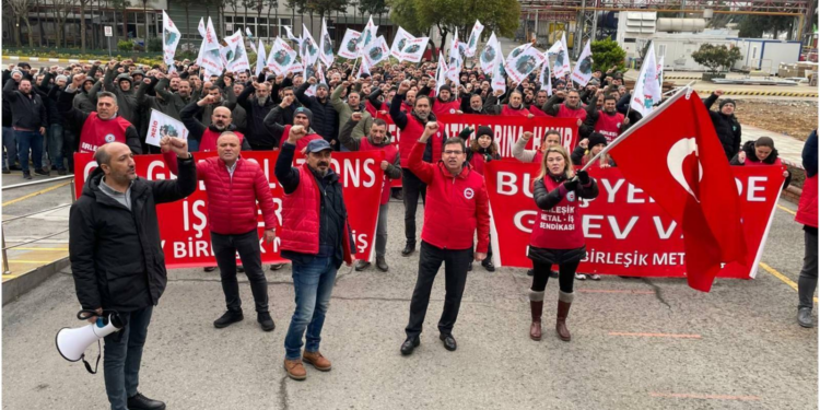 Bin metal işçisi daha greve başladı