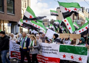 Bir ülke daha eklendi; Hollanda da Suriyeli sığınmacıların başvurularını askıya aldı