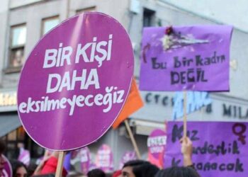 Boşandığı adam üzerine benzin döküp yaktı, ağır yaralandı!