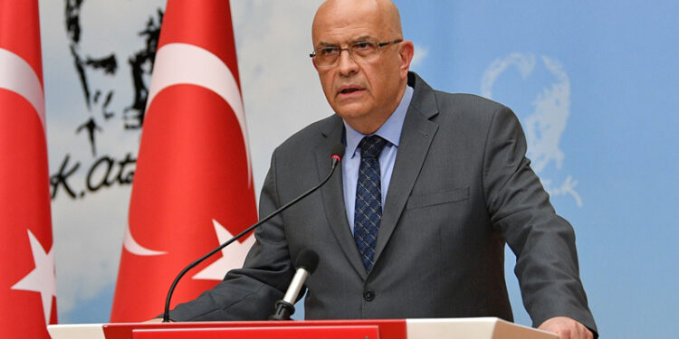 Bugün arkanda reisin var zannediyorsun; yarın hiçbiri olmayacak