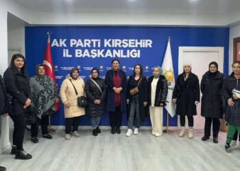 CHP'de İstifa Depremi: Topluca AKP'ye Geçtiler