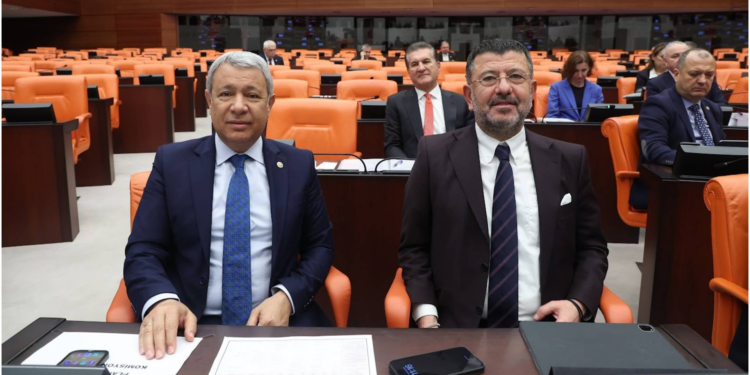 CHP'li Ağbaba, TBMM'de AKP sıralarının boş olmasını eleştirdi