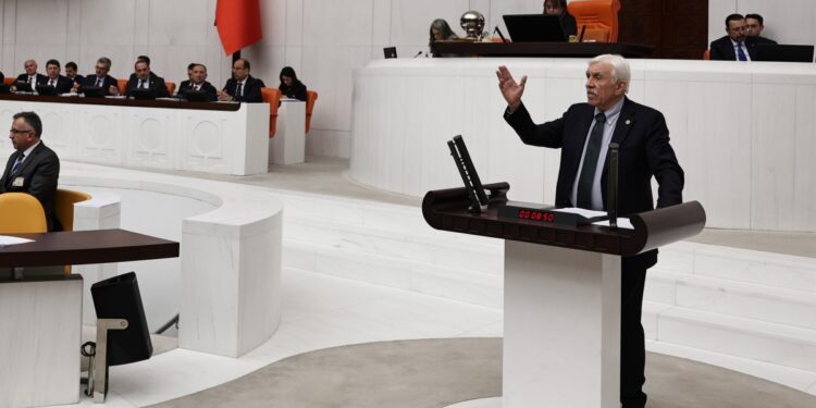 Çandar: Dış politika, Ortadoğu gerçeğine uygun yeniden düzenlenmeli