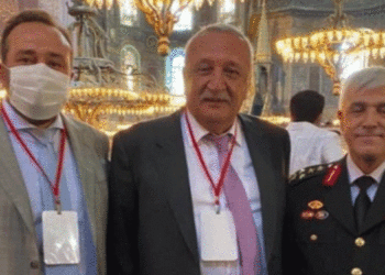 Çete liderleriyle poz veren emekli orgeneral Arif Çetin medya sektörüne girdi