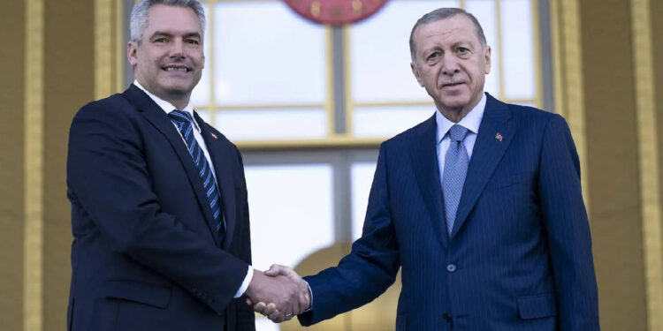 Cumhurbaşkanı Erdoğan, Avusturya Başbakanı Nehammer ile Suriye'yi Görüştü: 'Herkes Elini Taşın Altına Koymalı'