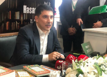Cumhurbaşkanlığı Özel Kalem Müdürü Hasan Doğan Kitaplarını İmzaladı
