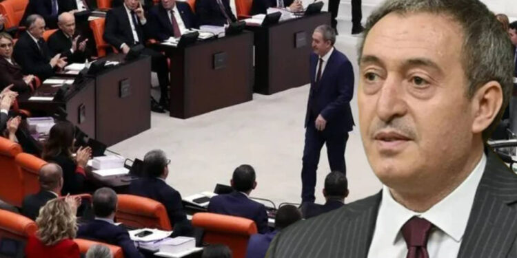 DEM Parti'den İktidara 'İmralı' Çağrısı: MHP Sıralarından Alkışlar Yükseldi