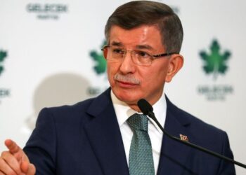 Davutoğlu, Erdoğan sonrasını işaret etti: Her türlü varım