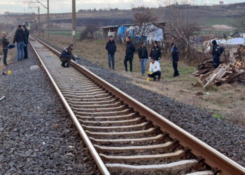 Demir Yolunda Korkunç Olay! Tren Çarptı, Hayatını Kaybetti