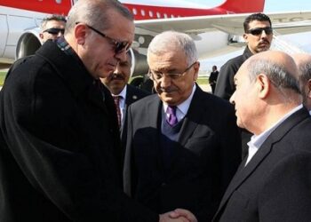 Deprem sanığı iş insanı Mehmet Sait Kanbur, Cumhurbaşkanı Erdoğan'ı uğurladı