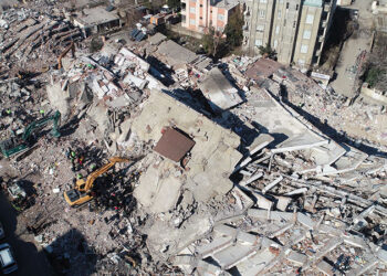 Deprem sonrası asbest tehdidi; "300 bin kişi kansere yakalanabilir"