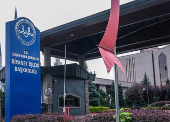 Diyanet’in milyonlarca liralık baskı ihalesi yine ‘rakipsiz’ İhlas’a gitti