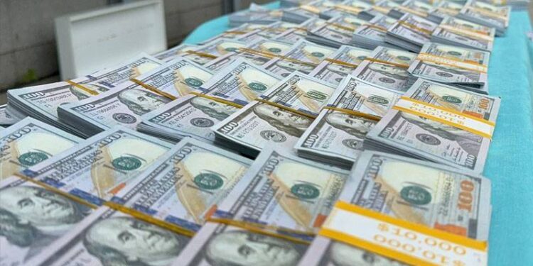 Dolar milyarderlerinin serveti 10 yılda iki kat artarak 14 trilyon dolara yükseldi