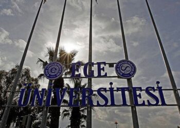 Ege Üniversitesi, ressam Hikmeti Tabiyeci’yi 'sakıncalı' buldu: Öğrencilerden tepki yağdı