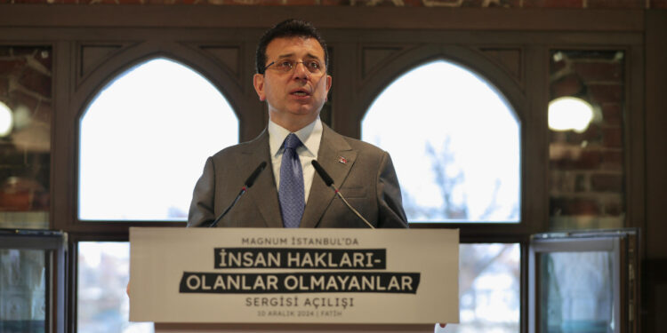 Ekrem İmamoğlu Sergi Açılışında Konuştu: 'Kendi Halklarına Zulmedenler Adaletten Kaçamazlar'